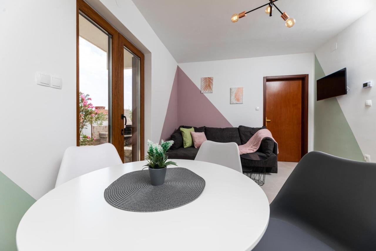 Apartments Vjeko Krk Town Dış mekan fotoğraf